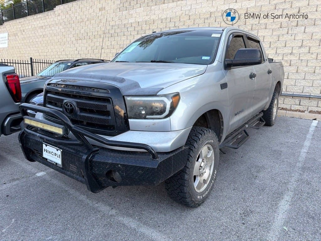 2010 Toyota Tundra 4WD Truck Base — photo 1 of 5
