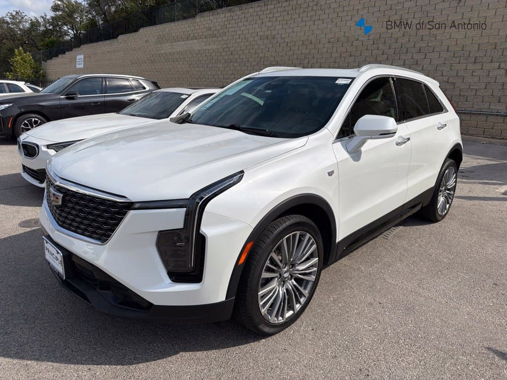 2024 Cadillac XT4 Base — photo 1 of 5