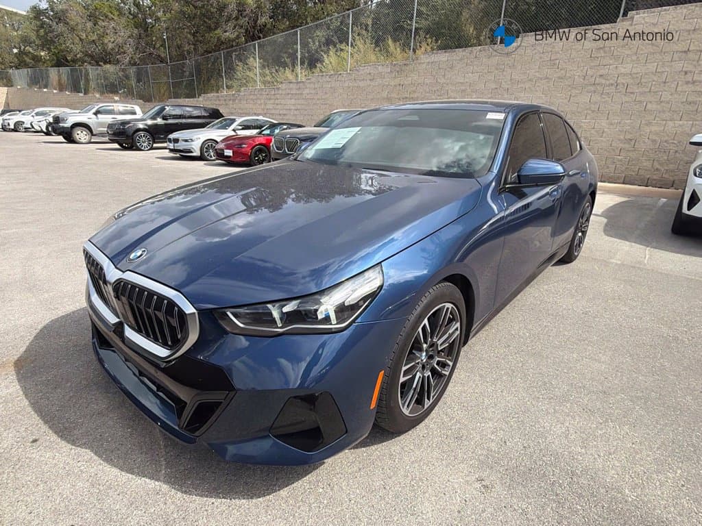2024 BMW 5 Series 530i — photo 1 of 2