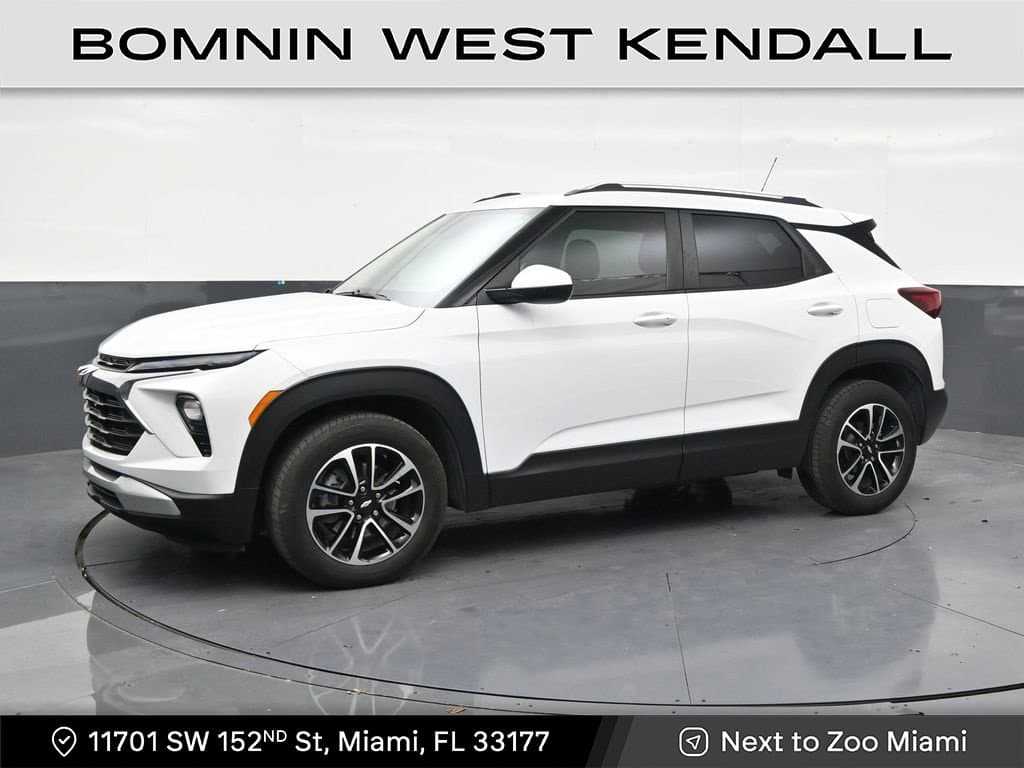 2025 Chevrolet Trailblazer LT — photo 1 of 32