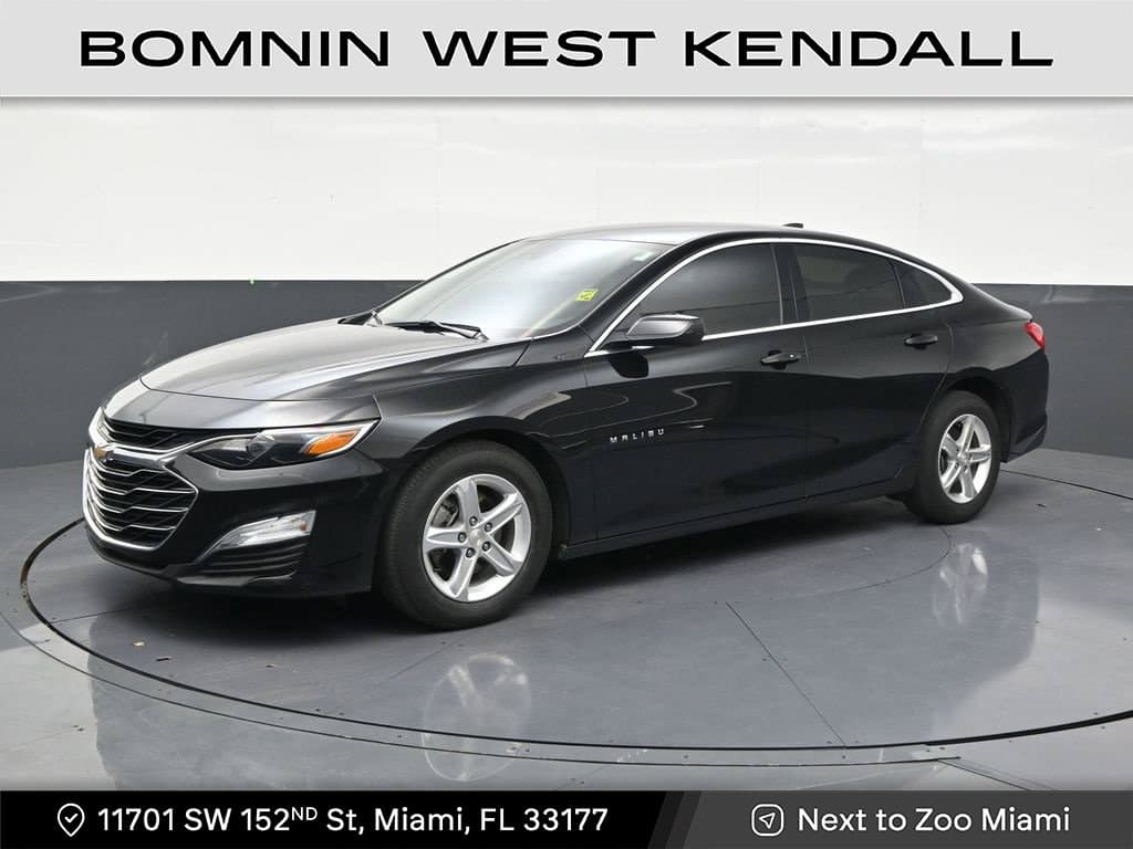2024 Chevrolet Malibu LS — photo 1 of 32