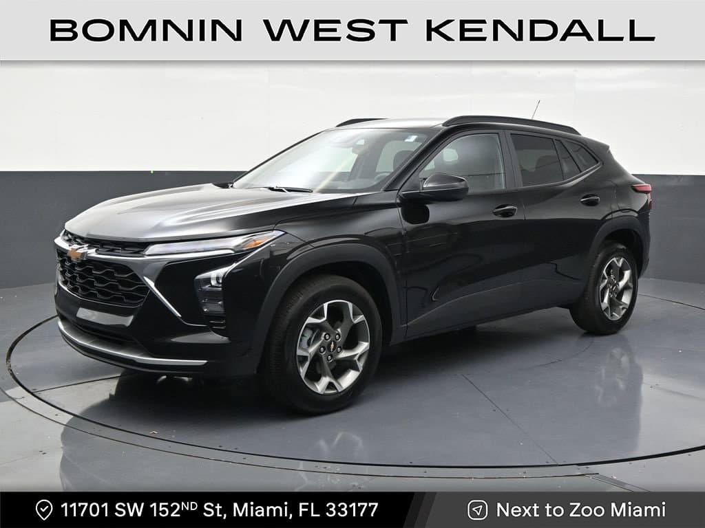 2025 Chevrolet Trax LT — photo 1 of 30