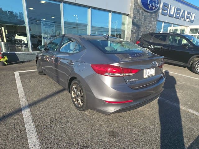 2018 Hyundai Elantra SEL — photo 1 of 5