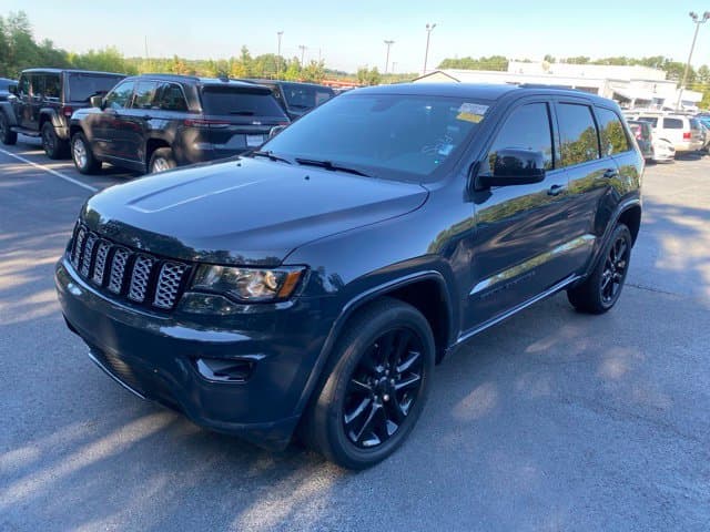 2018 Jeep Grand Cherokee Laredo — photo 1 of 16