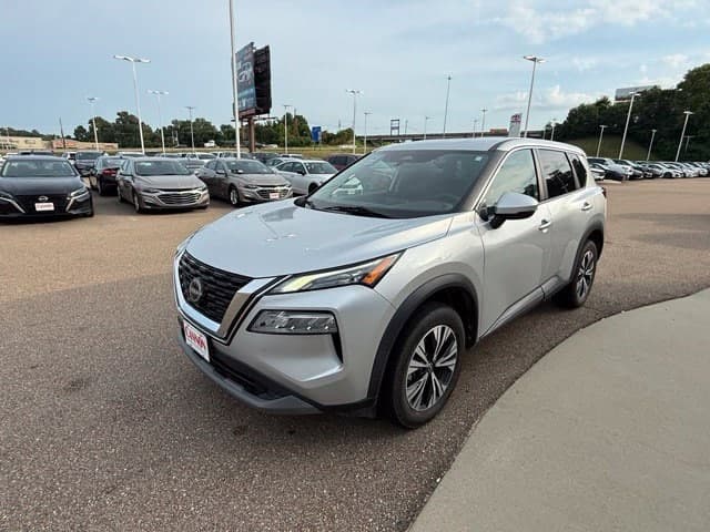 2022 Nissan Rogue SV — photo 1 of 40