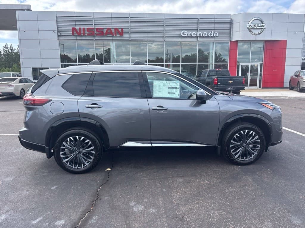 2026 Nissan Rogue Platinum — photo 1 of 30