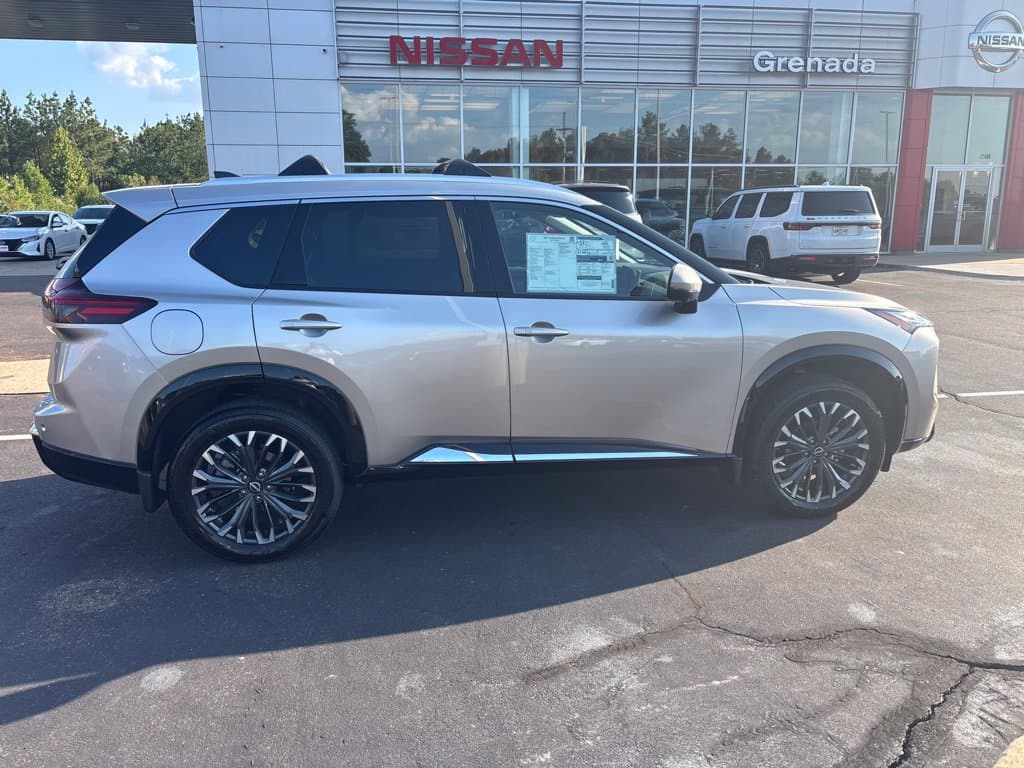 2026 Nissan Rogue Platinum — photo 1 of 28