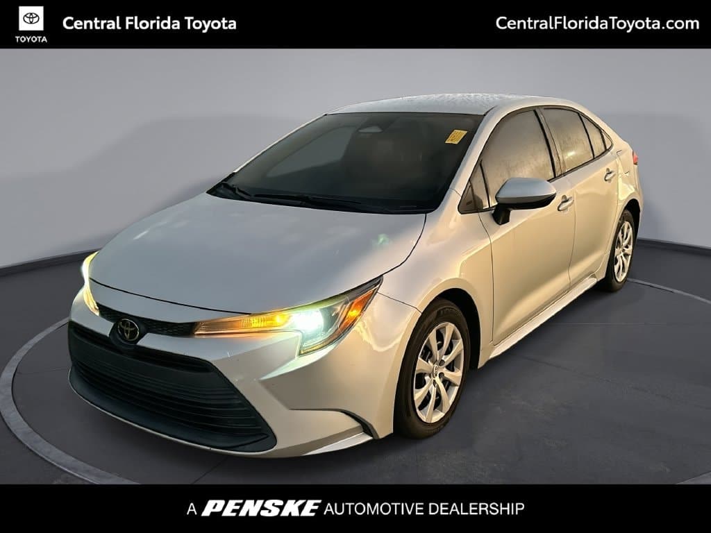 2023 Toyota Corolla LE — photo 1 of 32
