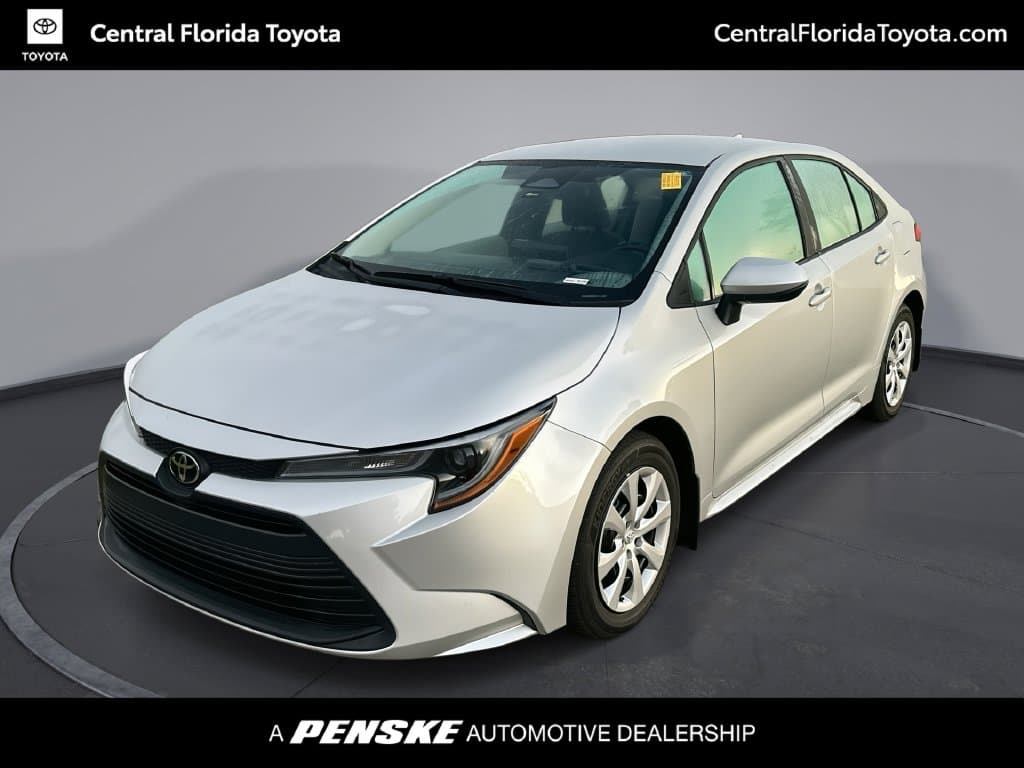 2025 Toyota Corolla LE — photo 1 of 32