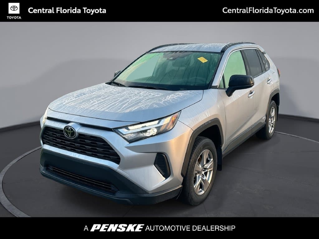 2025 Toyota RAV4 Hybrid LE — photo 1 of 32