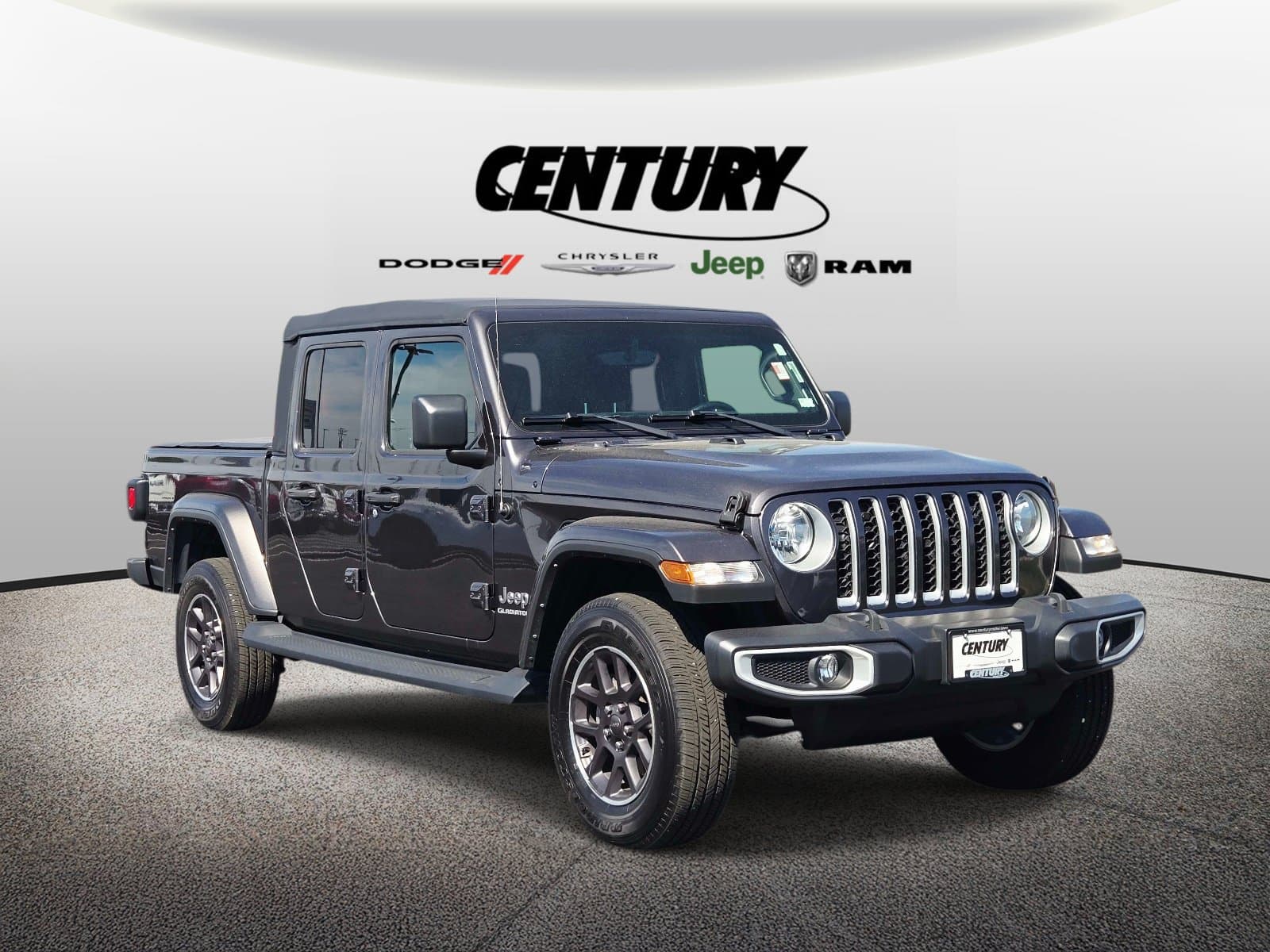 2022 Jeep Gladiator Overland — photo 1 of 43
