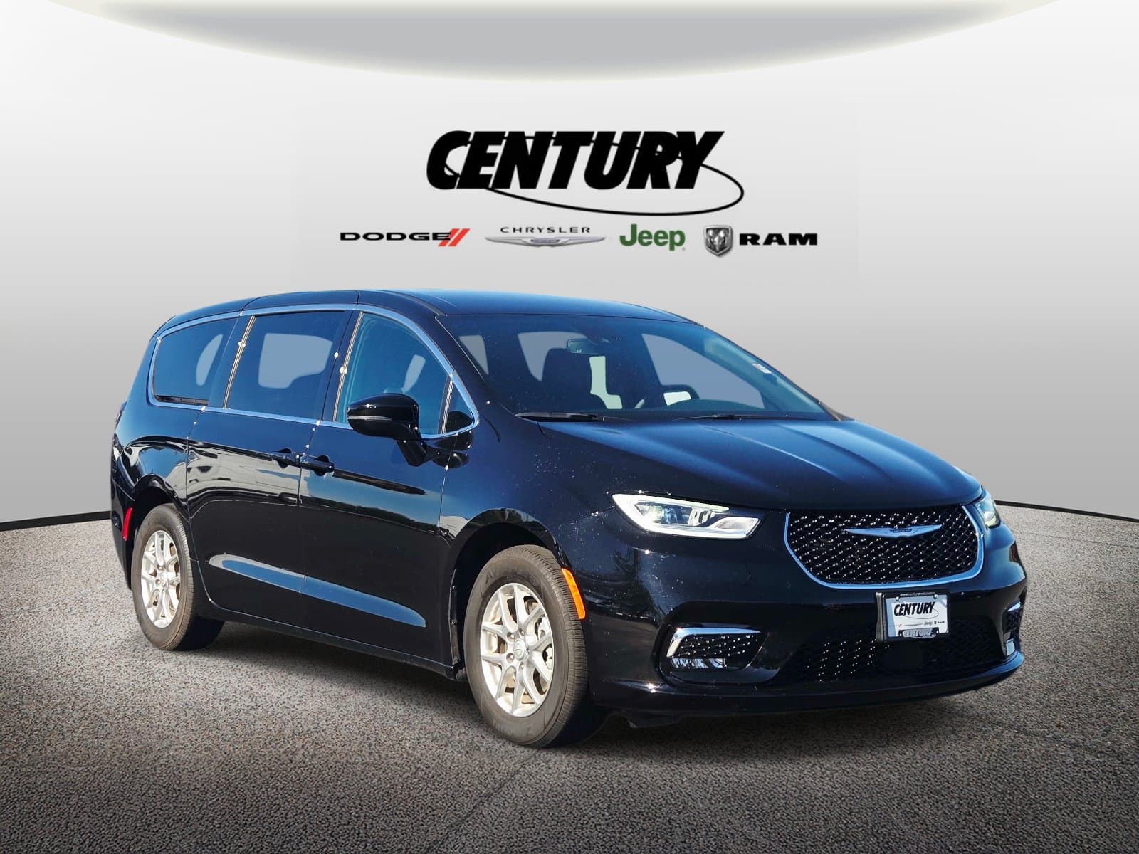2026 Chrysler Pacifica Select — photo 1 of 42