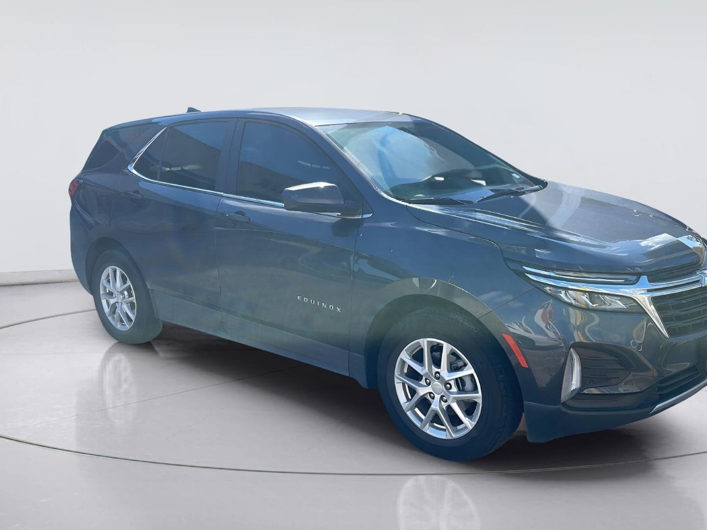 2022 Chevrolet Equinox LT — photo 1 of 7