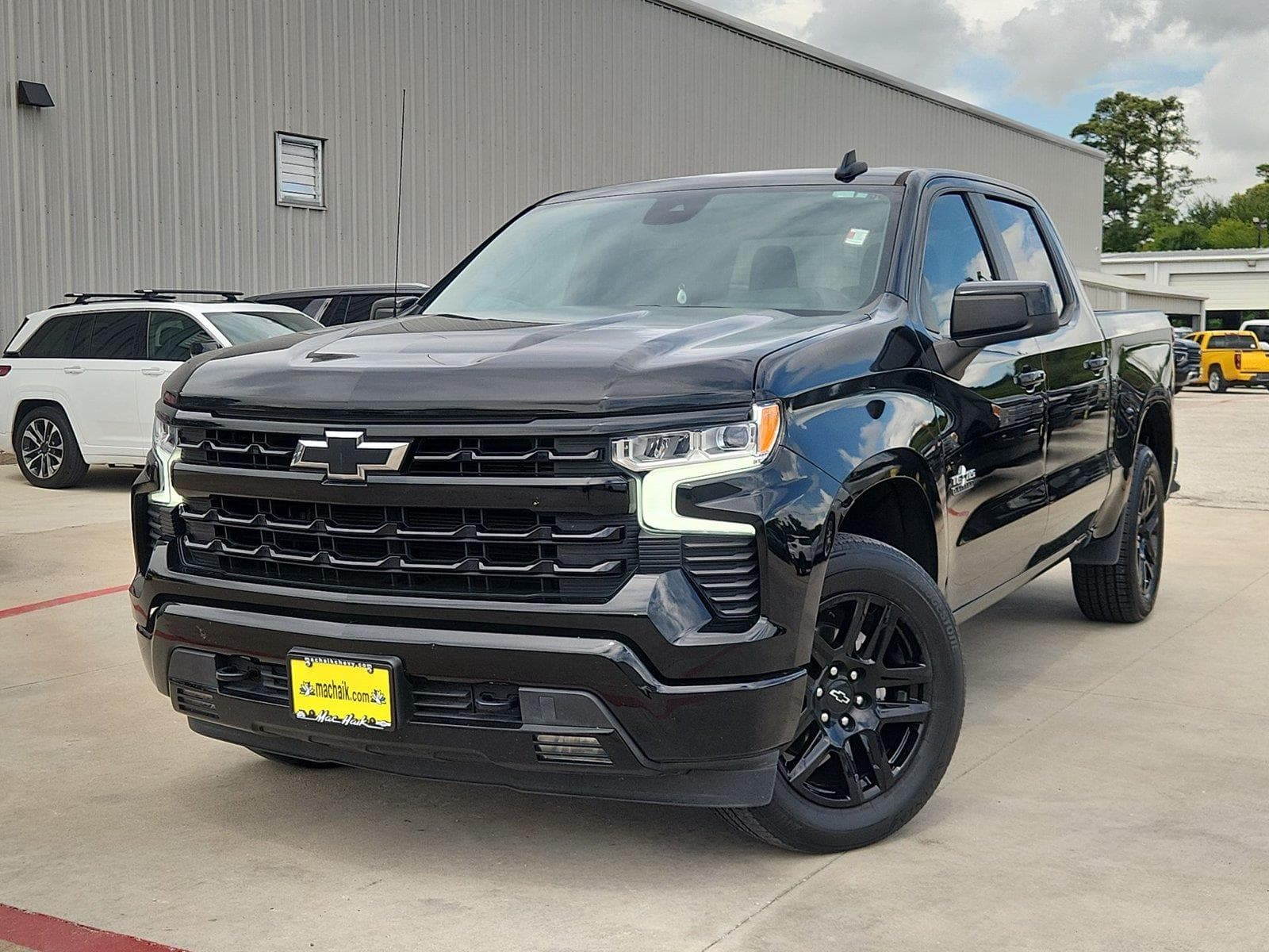2023 Chevrolet Silverado 1500 RST — photo 1 of 32