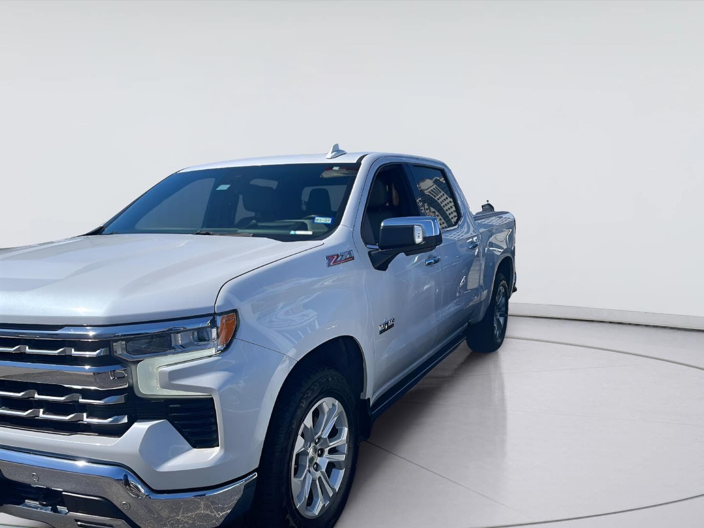 2022 Chevrolet Silverado 1500 LTZ — photo 1 of 7
