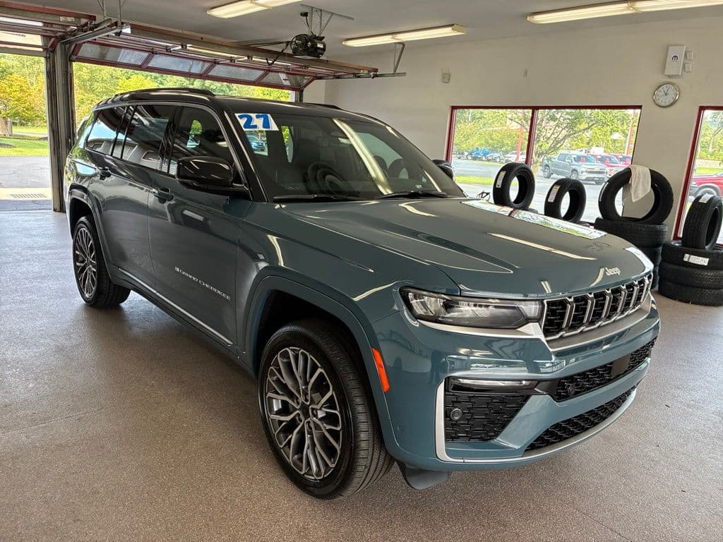 2027 Jeep Grand Cherokee L Summit — photo 1 of 73
