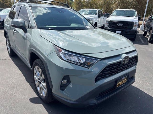 2021 Toyota RAV4 XLE Premium — photo 1 of 10
