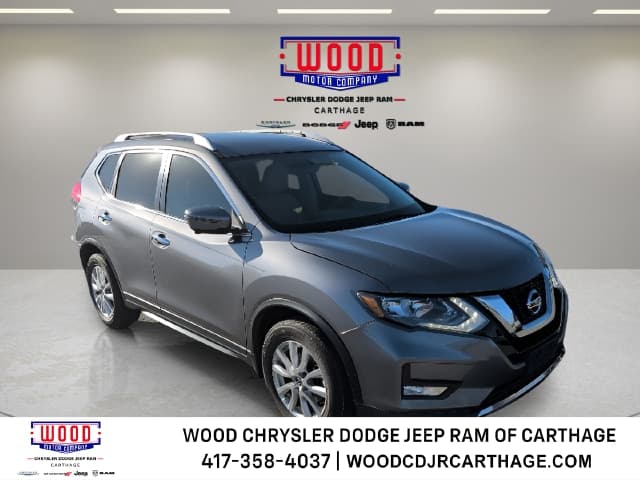 2017 Nissan Rogue SV — photo 1 of 18