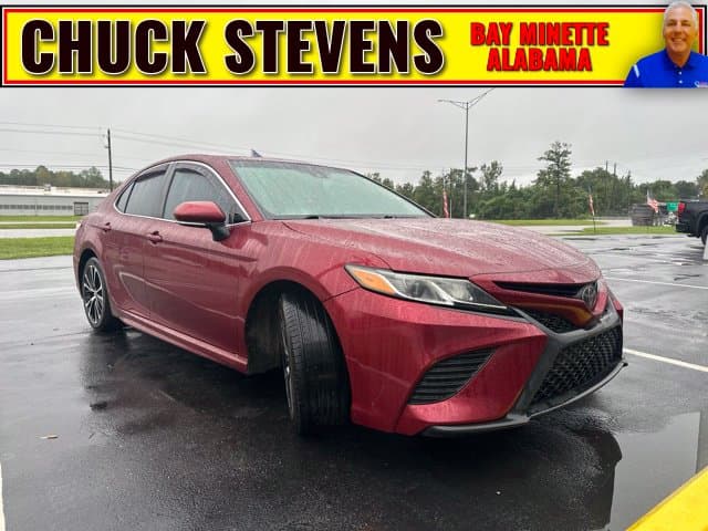 2018 Toyota Camry SE — photo 1 of 17