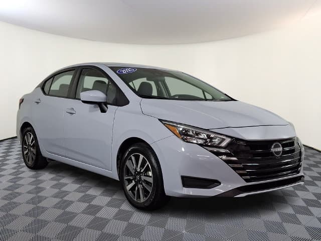 2025 Nissan Versa Base — photo 1 of 30