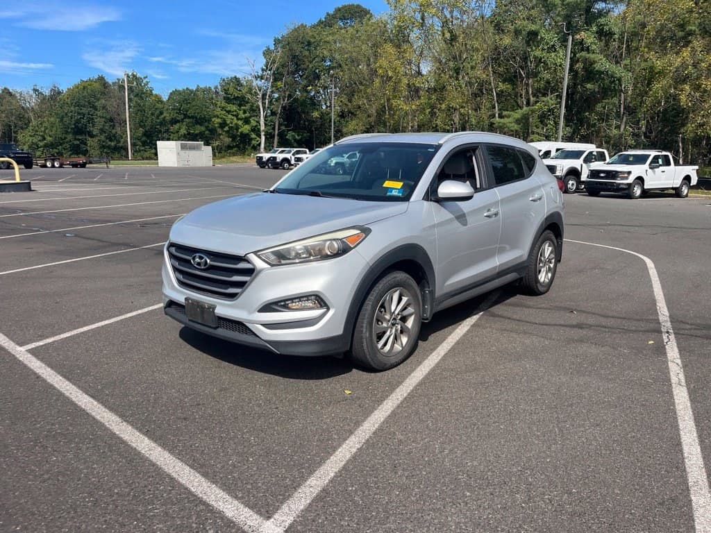 2017 Hyundai Tucson SE — photo 1 of 10