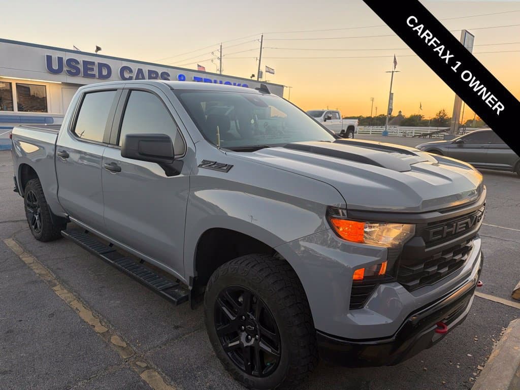 2024 Chevrolet Silverado 1500 Custom Trail Boss — photo 1 of 21