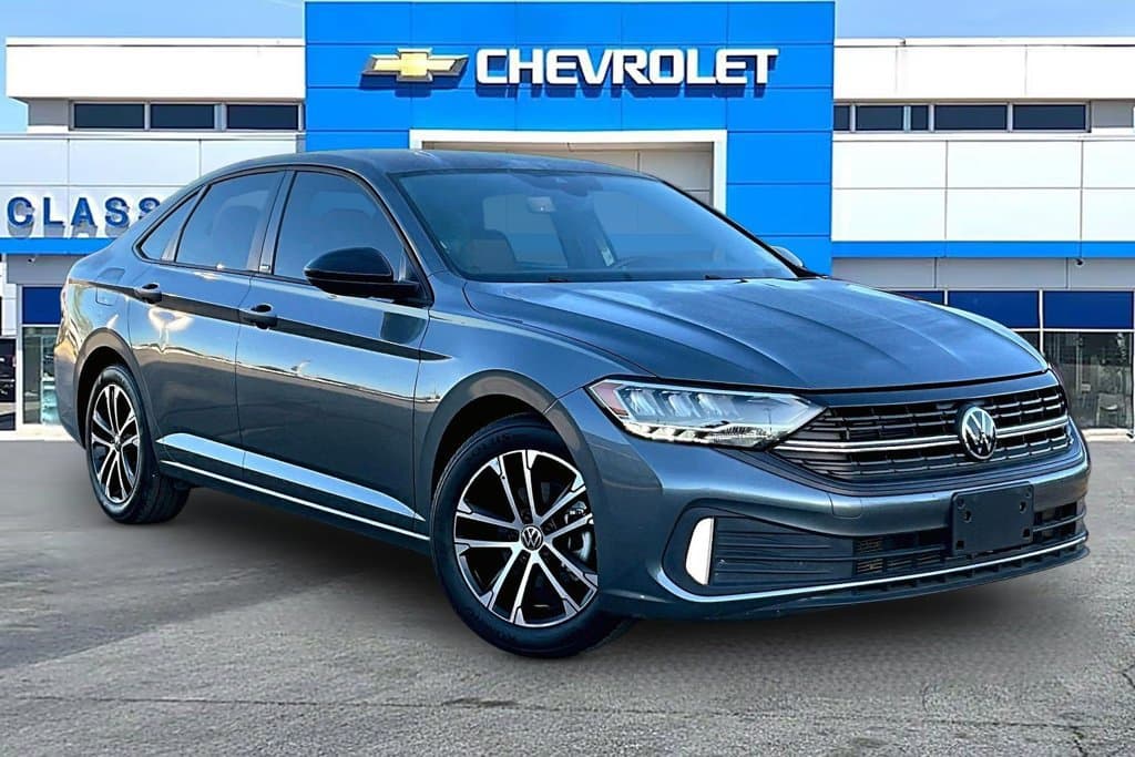 2023 Volkswagen Jetta Sport — photo 1 of 32