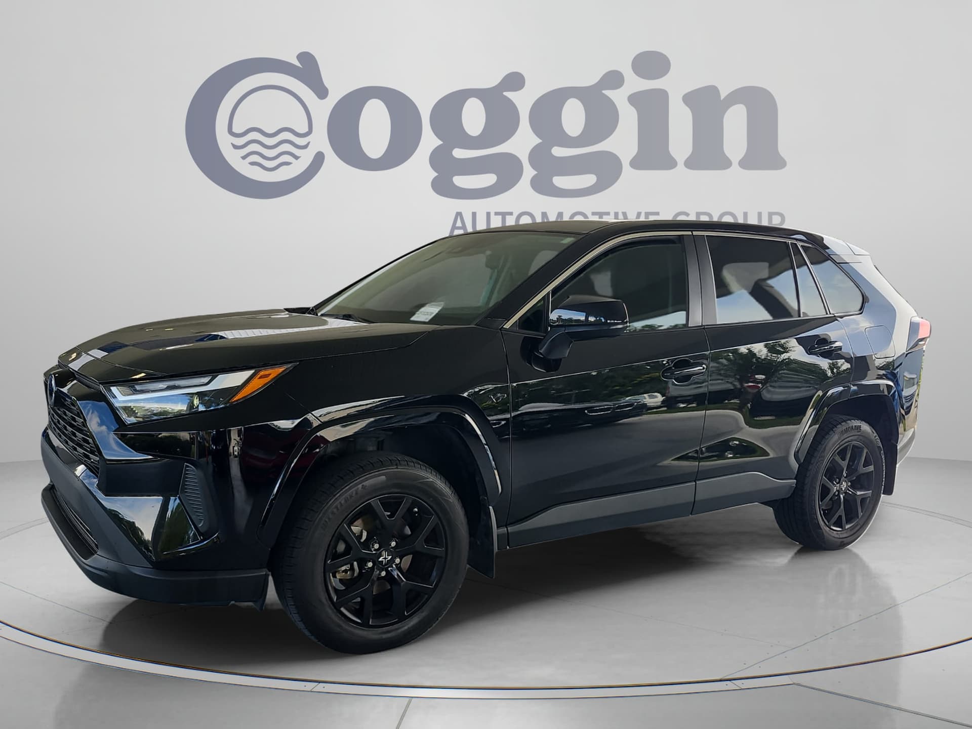 2025 Toyota RAV4 LE — photo 1 of 31