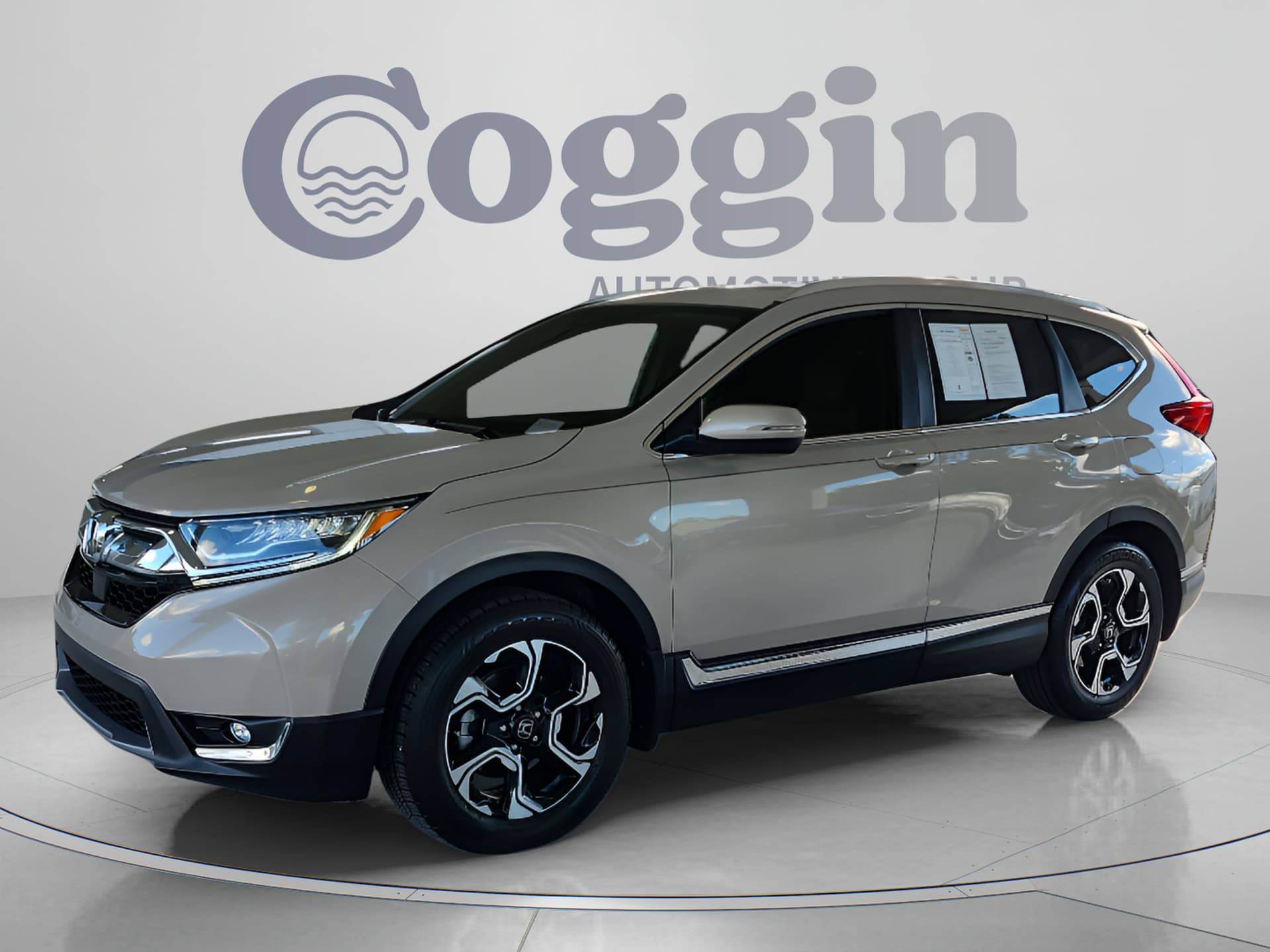 2018 Honda CR-V Touring — photo 1 of 33