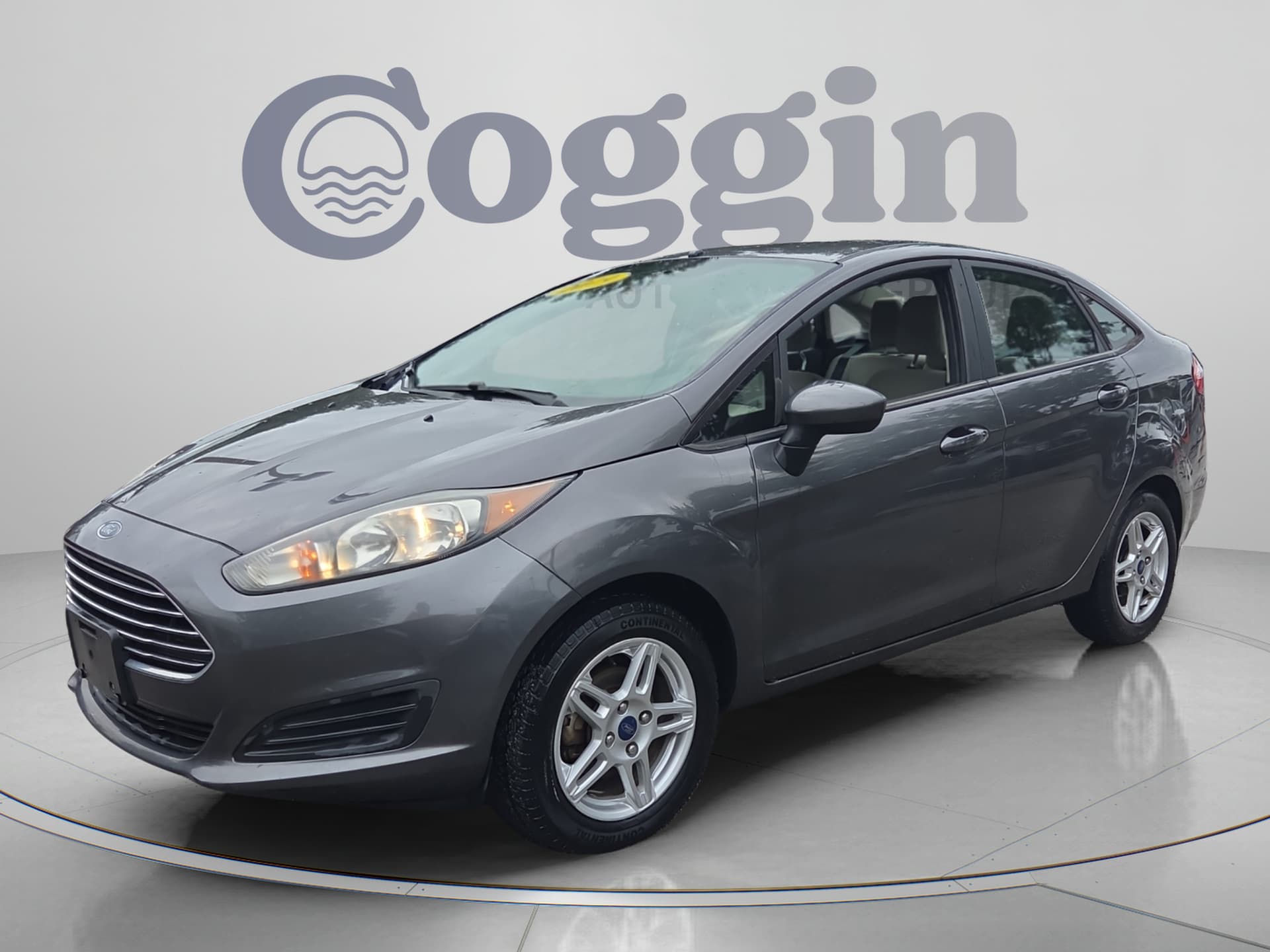 2019 Ford Fiesta SE — photo 1 of 35
