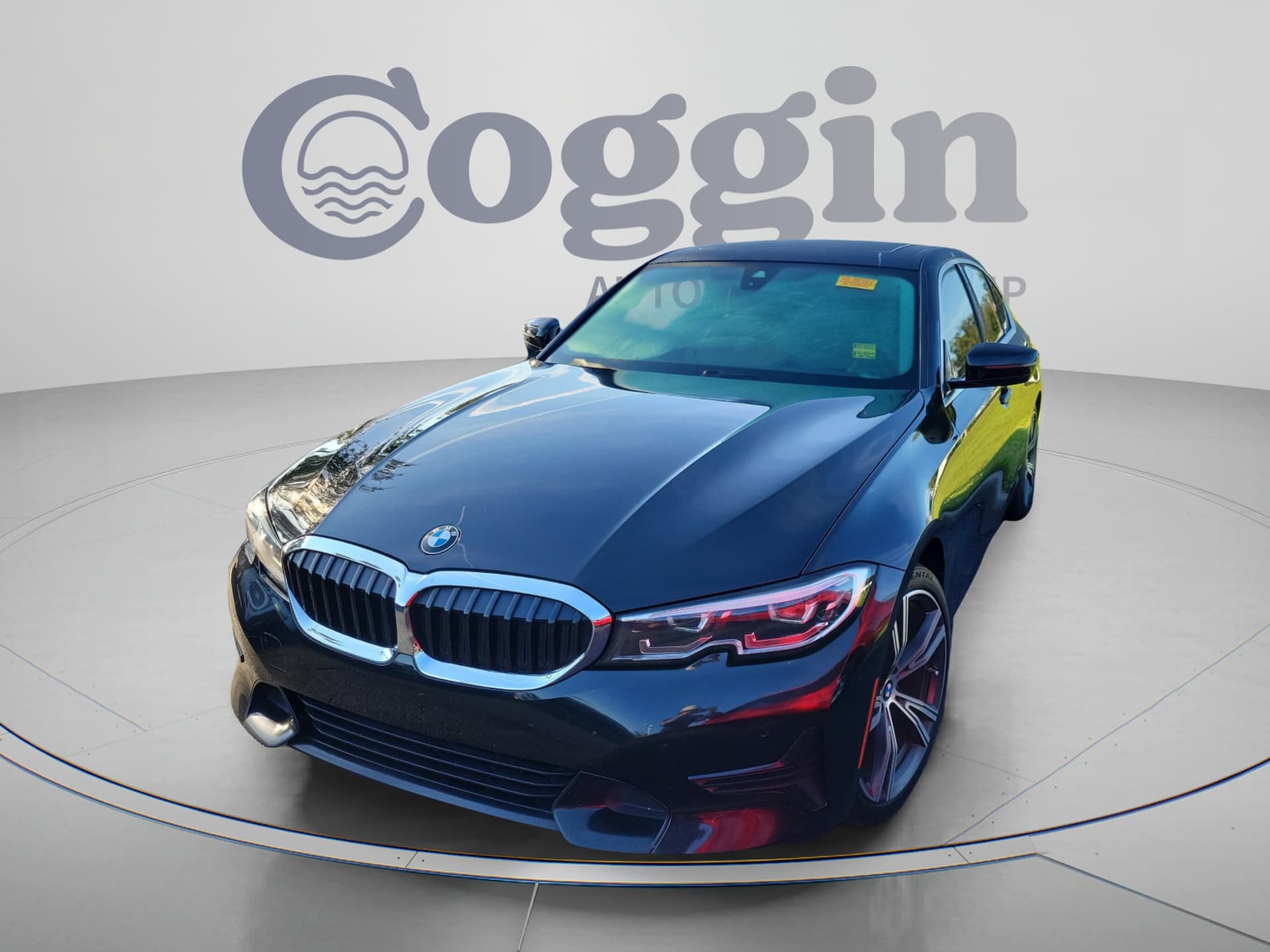 2021 BMW 3 Series 330i xDrive — photo 1 of 31