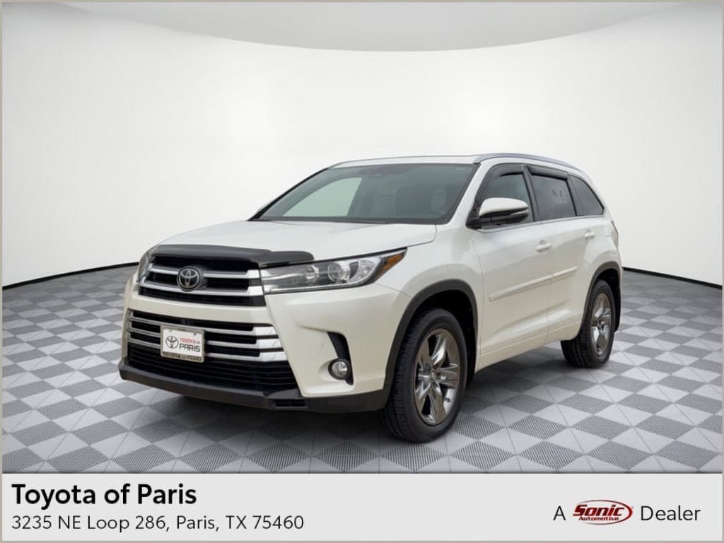 2017 Toyota Highlander Base — photo 1 of 31
