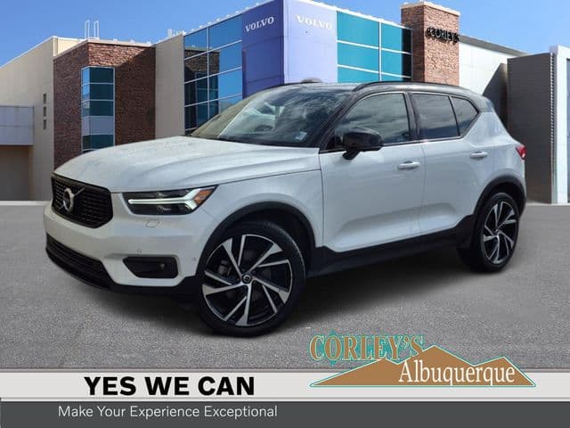 2019 Volvo XC40 Base — photo 1 of 27