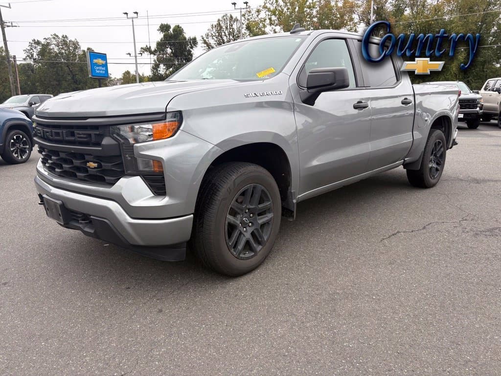 2024 Chevrolet Silverado 1500 Custom — photo 1 of 25