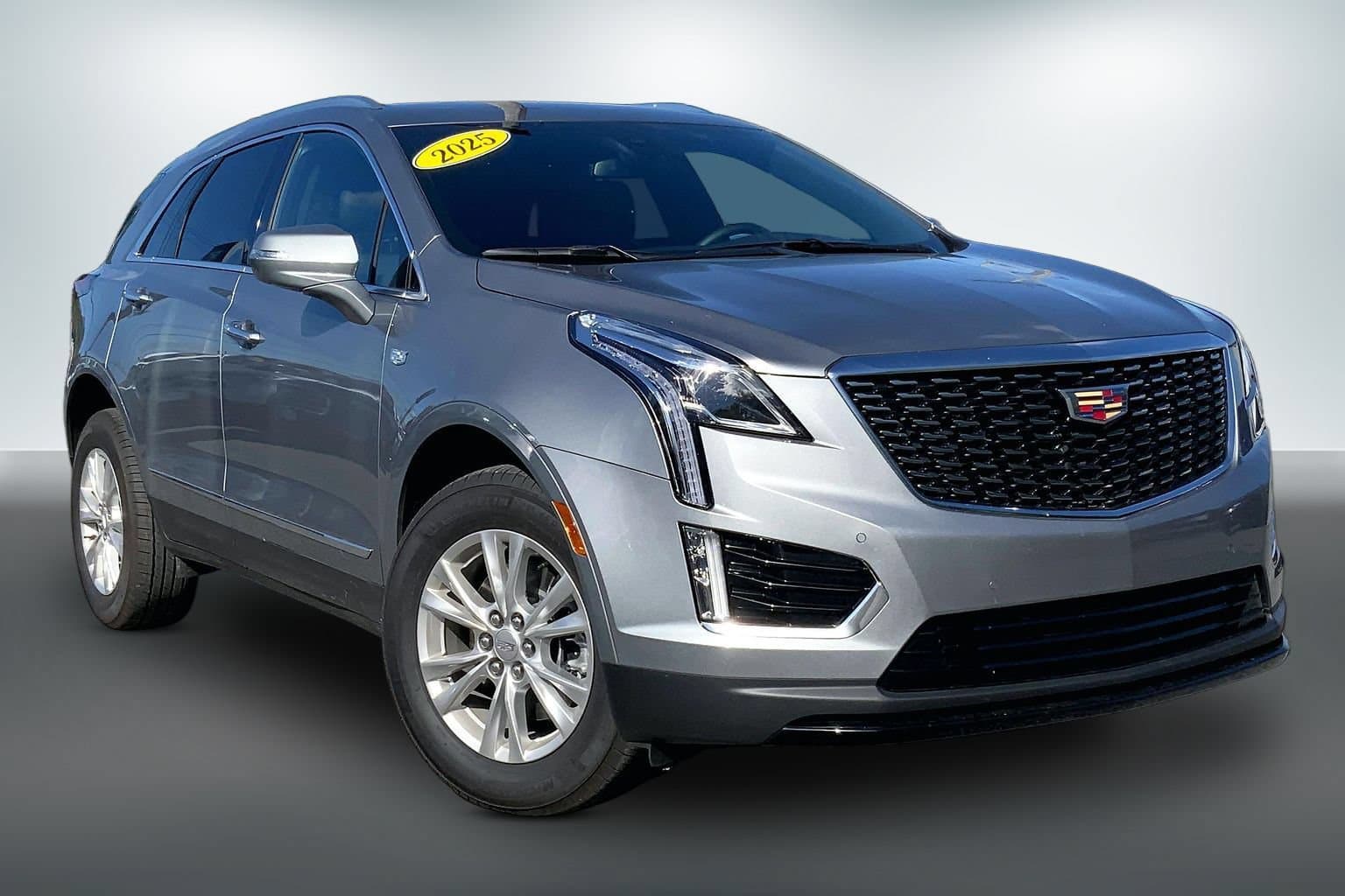 2025 Cadillac XT5 AWD Luxury — photo 1 of 31