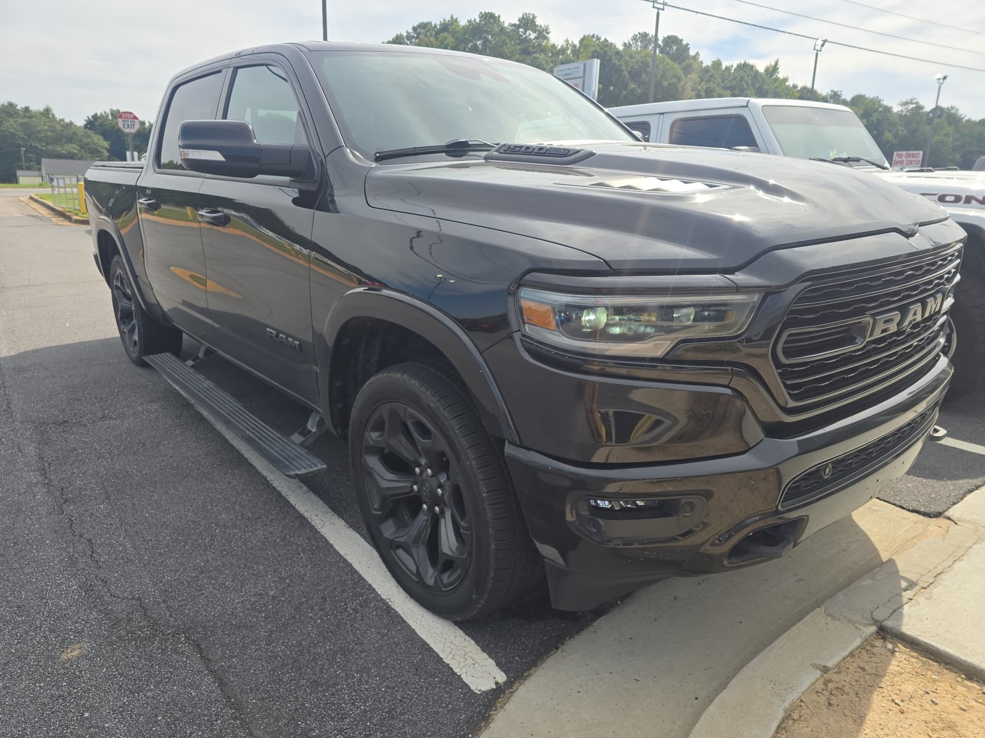2022 RAM 1500 Limited — photo 1 of 4