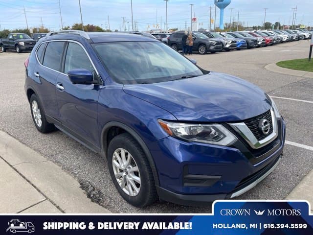 2017 Nissan Rogue SV — photo 1 of 18