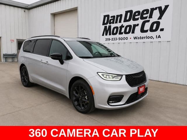2026 Chrysler Pacifica Select — photo 1 of 32