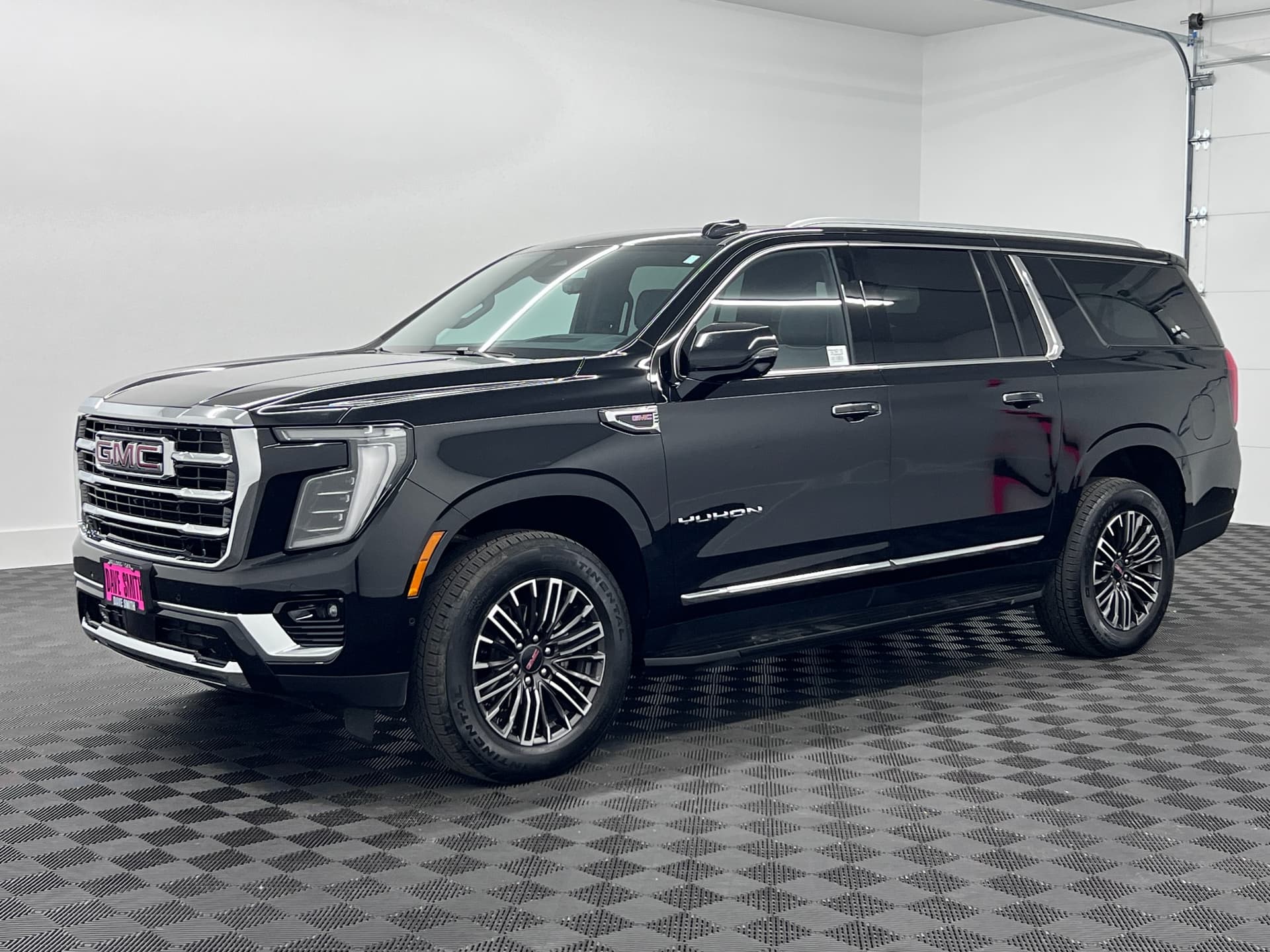 2025 GMC Yukon XL Elevation — photo 1 of 31