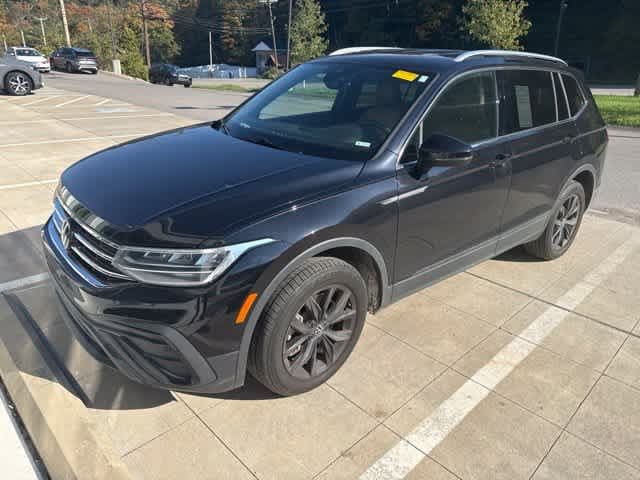 2024 Volkswagen Tiguan SE — photo 1 of 22