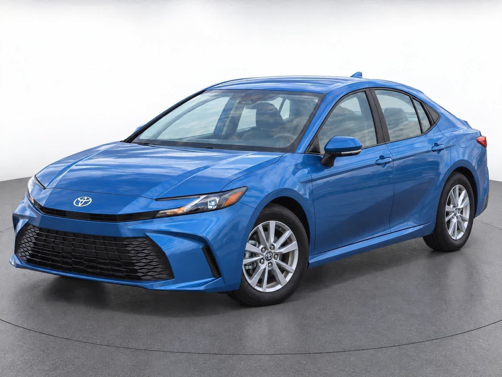 2025 Toyota Camry LE — photo 1 of 16