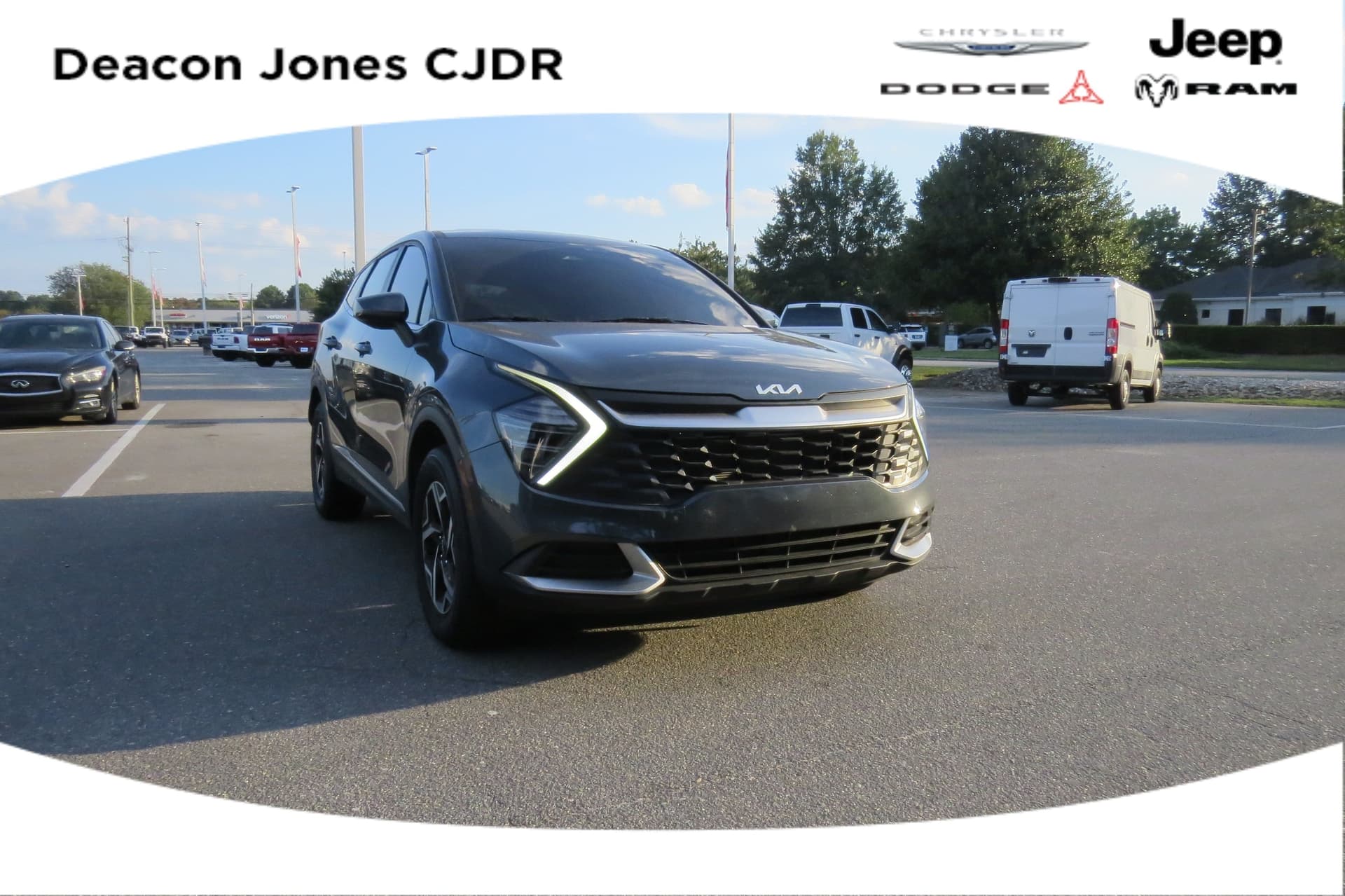 2025 Kia Sportage LX — photo 1 of 24