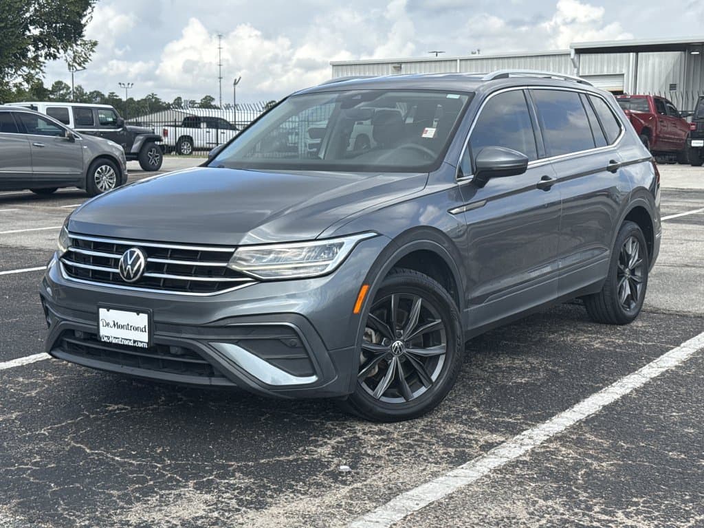 2022 Volkswagen Tiguan Base — photo 1 of 28