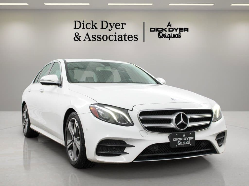 2017 Mercedes-Benz E-Class E 300 Sport — photo 1 of 45