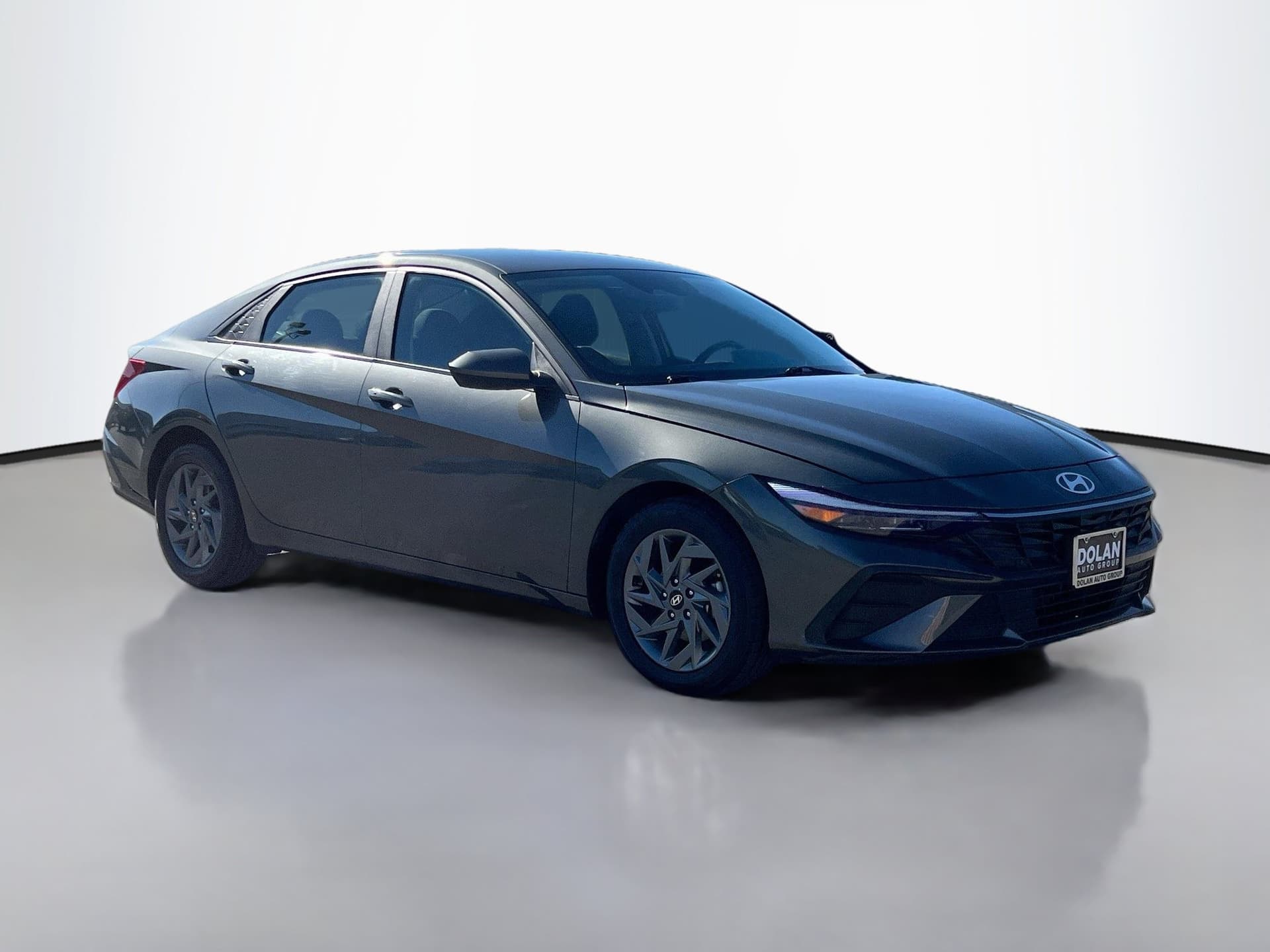 2024 Hyundai Elantra SEL — photo 1 of 36