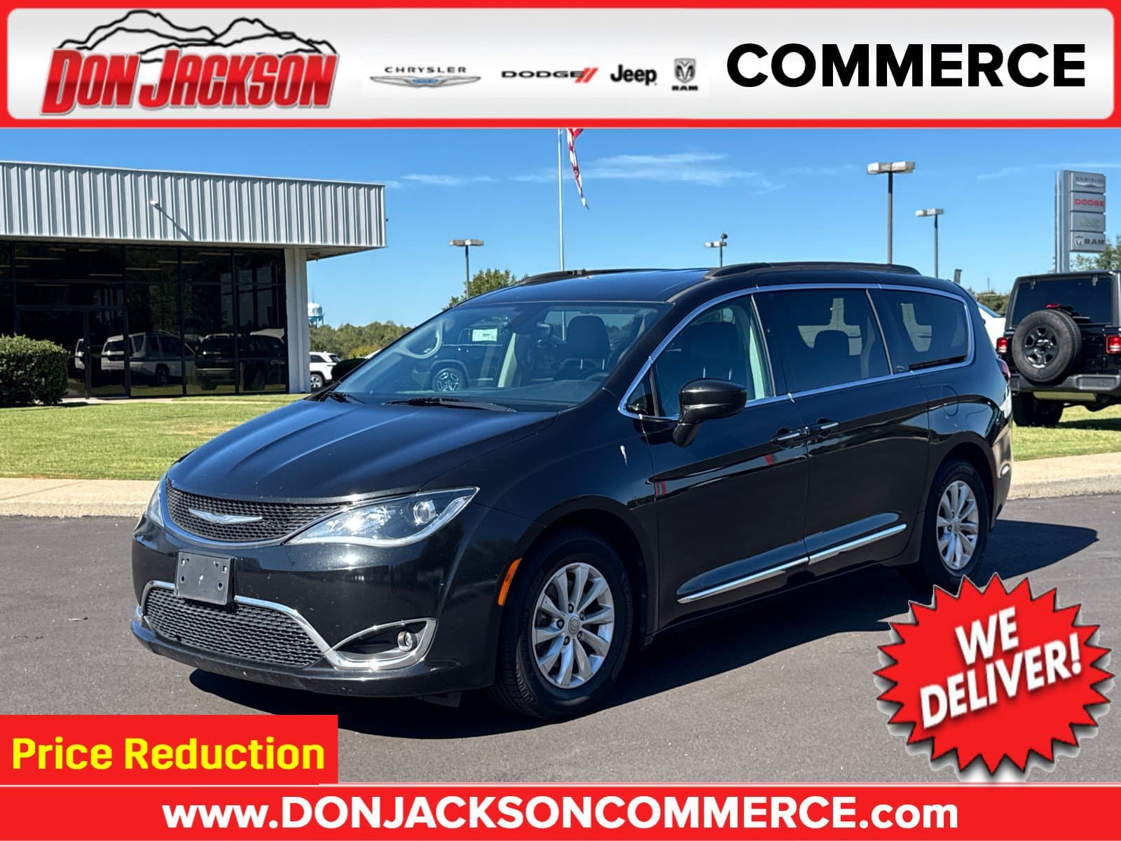 2017 Chrysler Pacifica Touring-L — photo 1 of 30