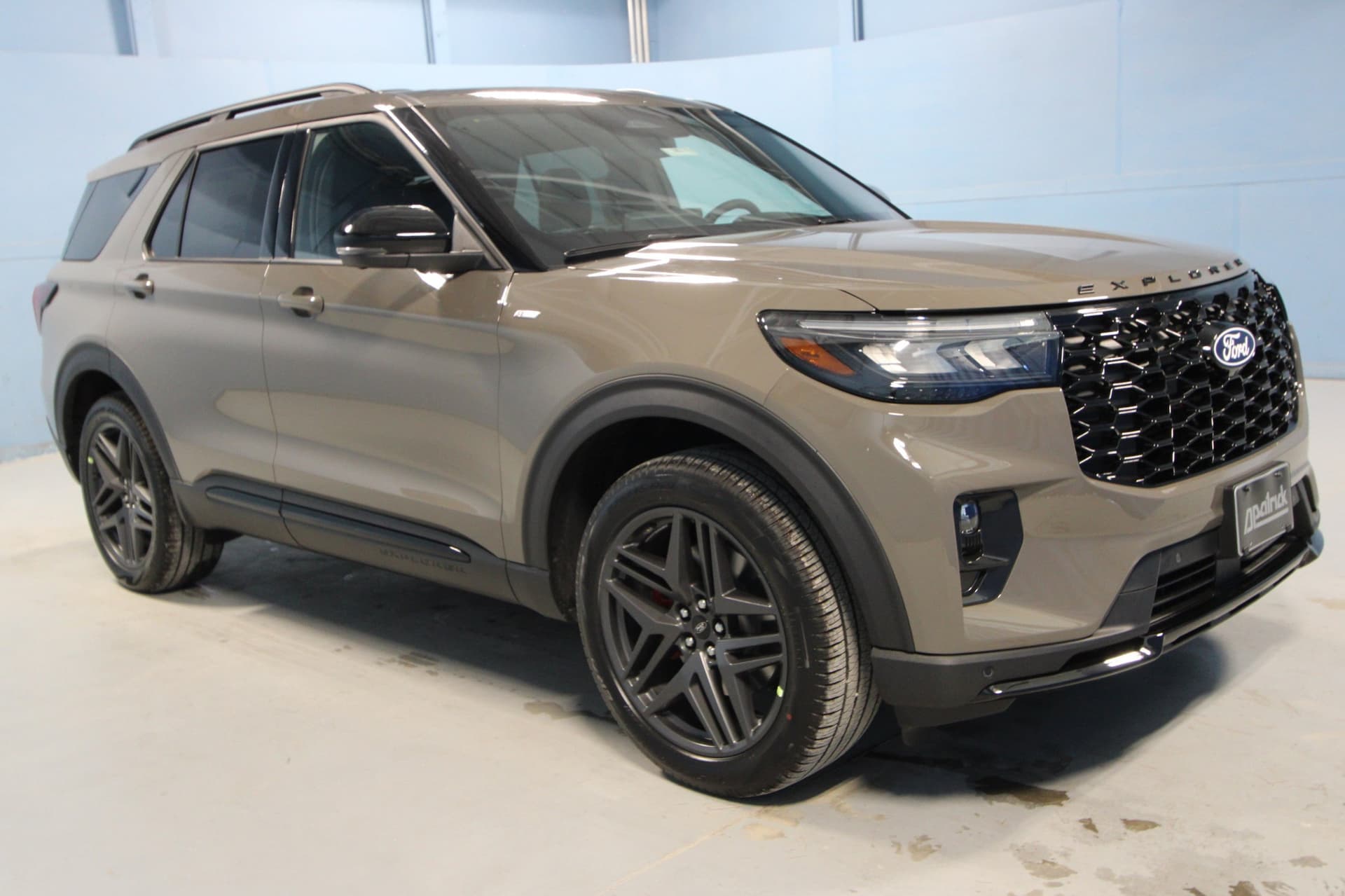 2027 Ford Explorer ST-Line — photo 1 of 46