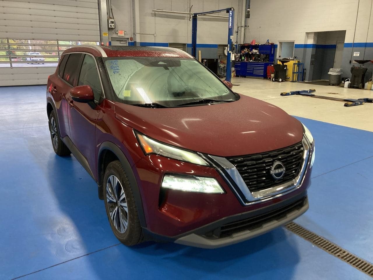 2022 Nissan Rogue SV — photo 1 of 13