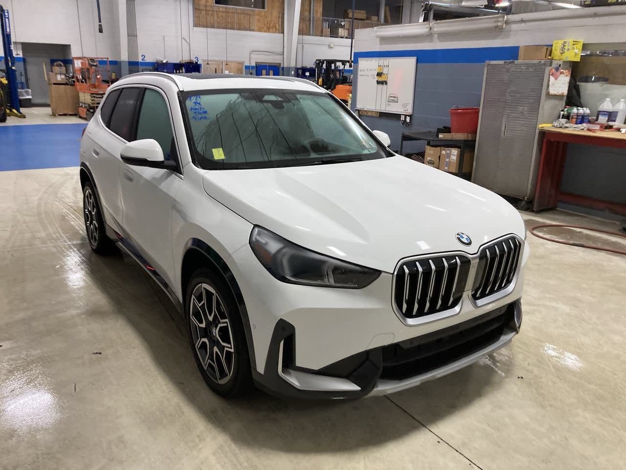 2025 BMW X1 xDrive28i — photo 1 of 15
