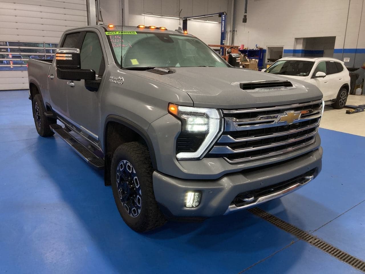 2024 Chevrolet Silverado 2500HD High Country — photo 1 of 16